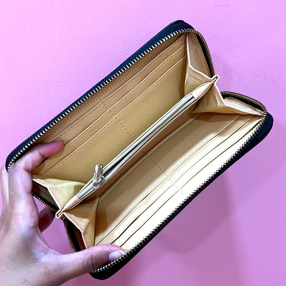 BLACK FUNKY PRINT WALLET - Picture 2 of 3